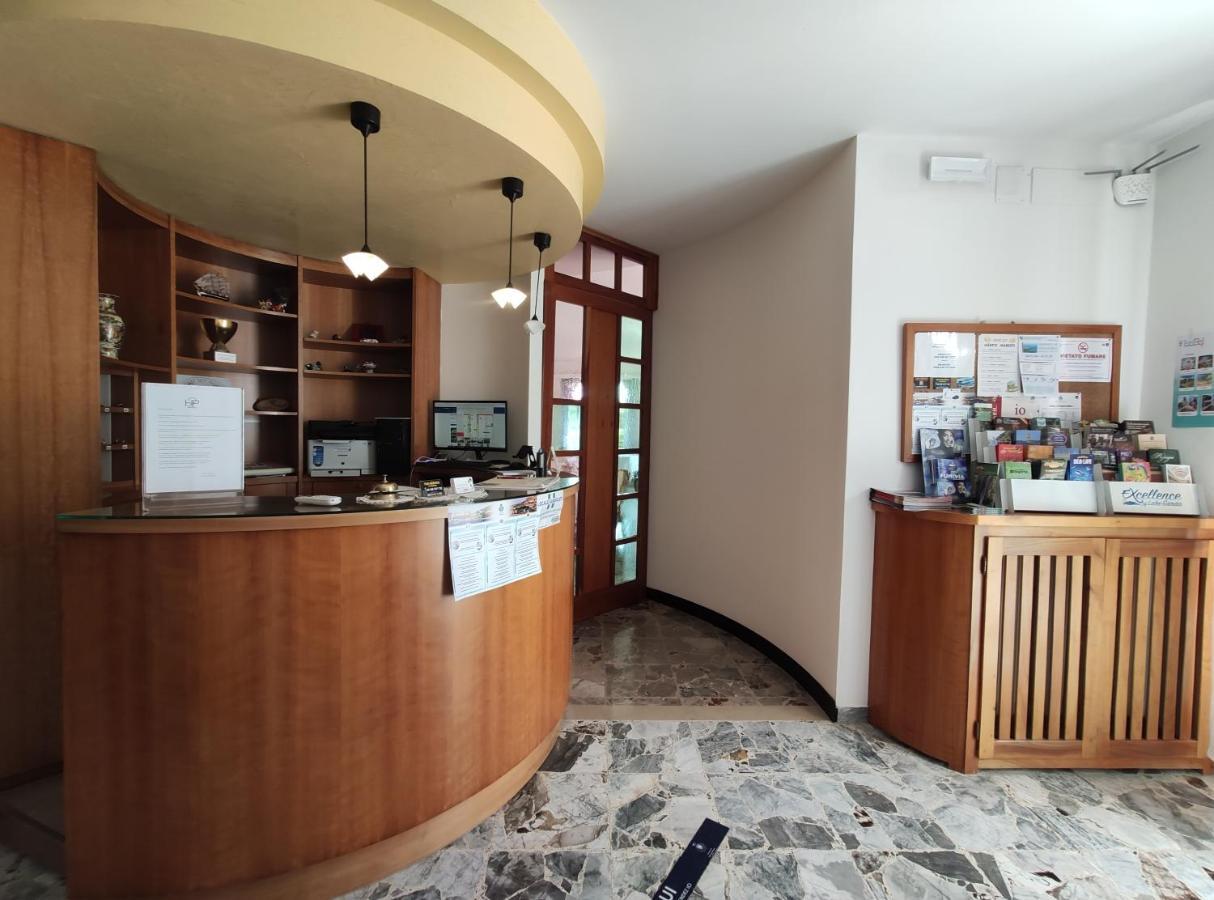Hotel 2 Palme Torri Del Benaco Extérieur photo