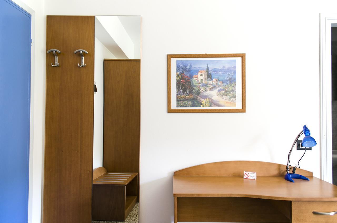 Hotel 2 Palme Torri Del Benaco Extérieur photo